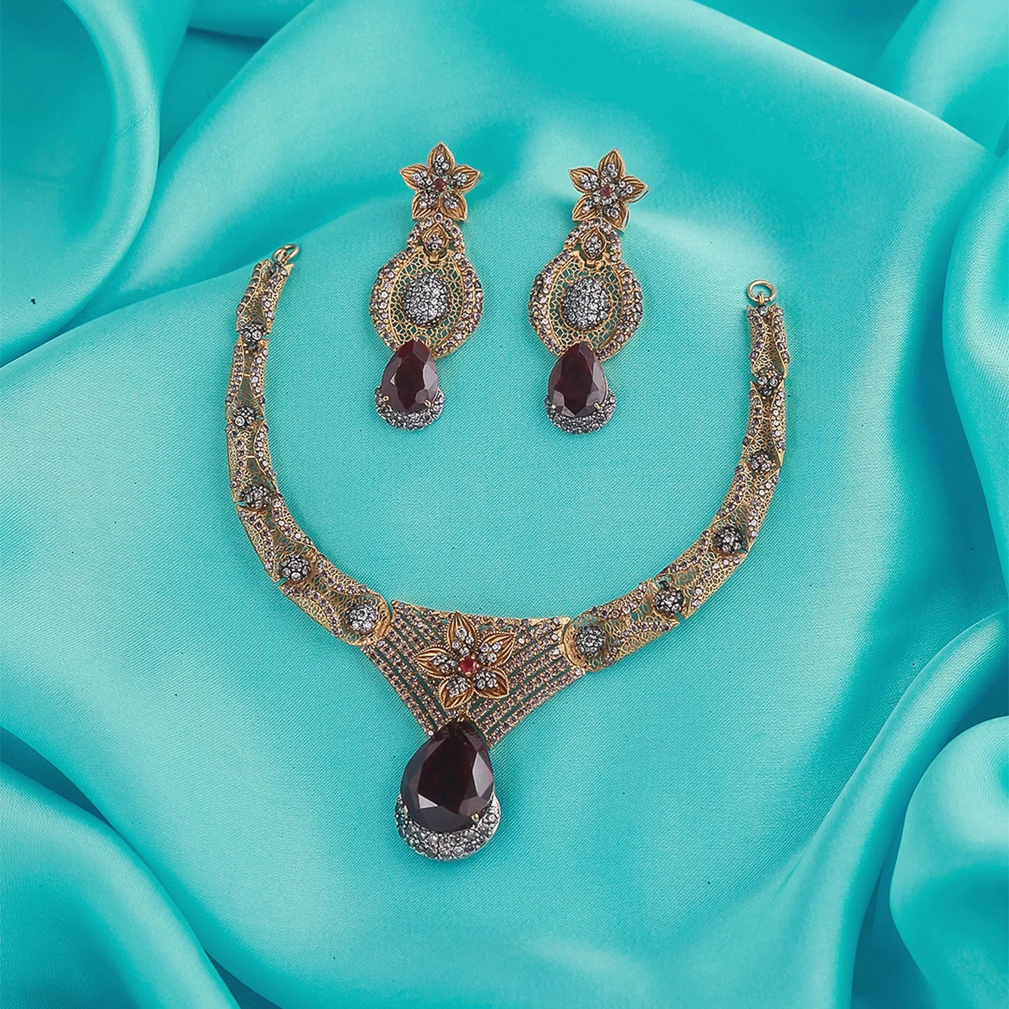Jessamine Necklace Set