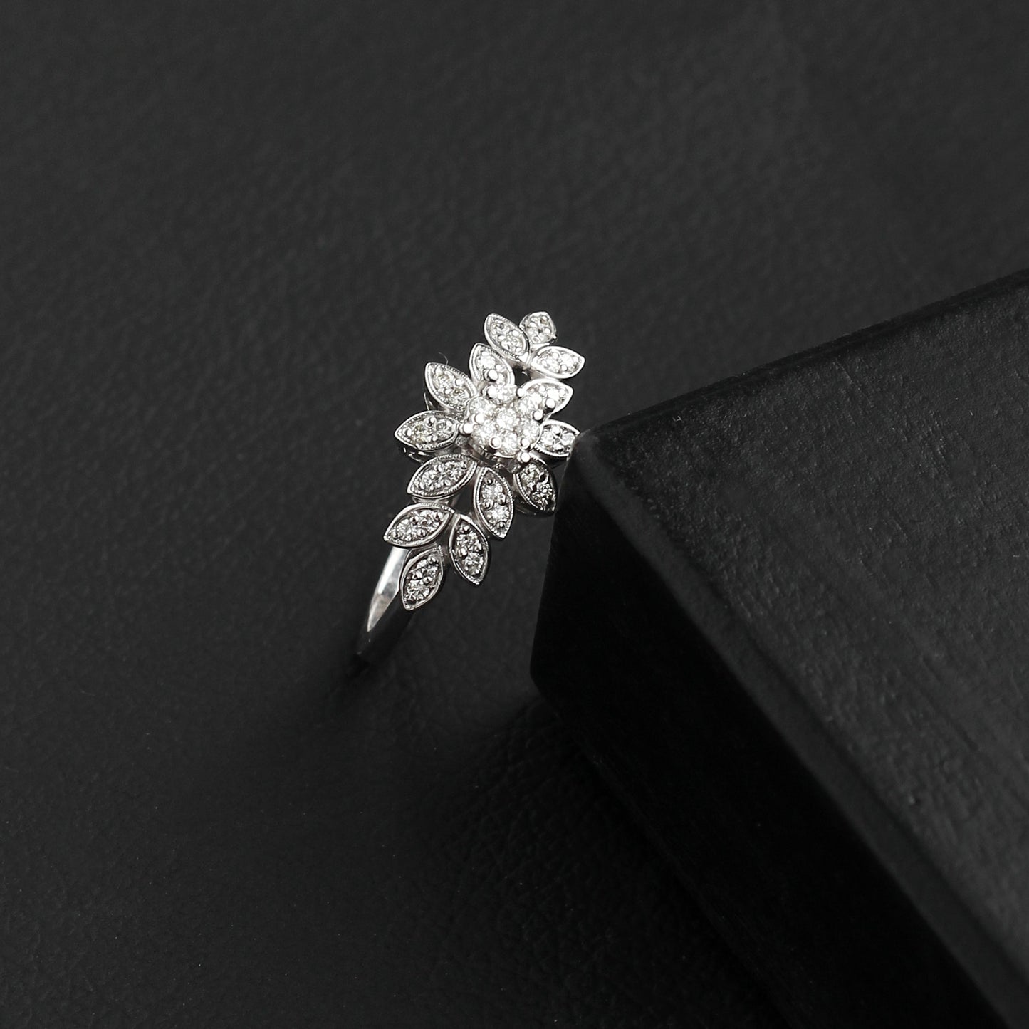 Luminari Ring