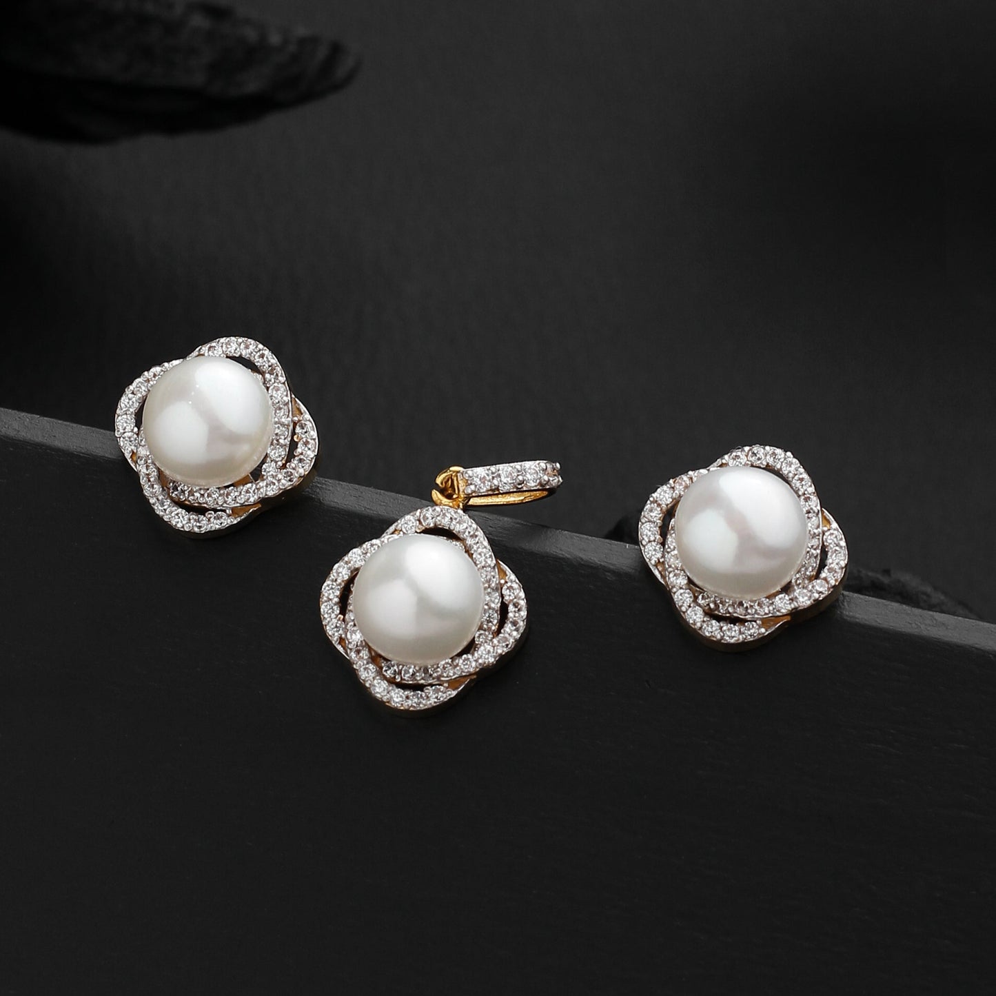 Lian Pendant Set