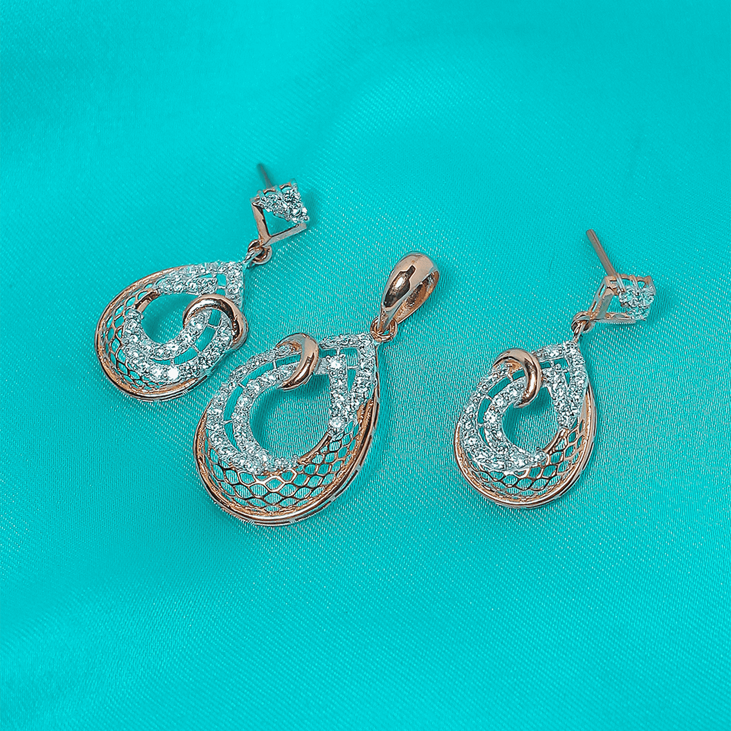 Grandeur Pendant Set