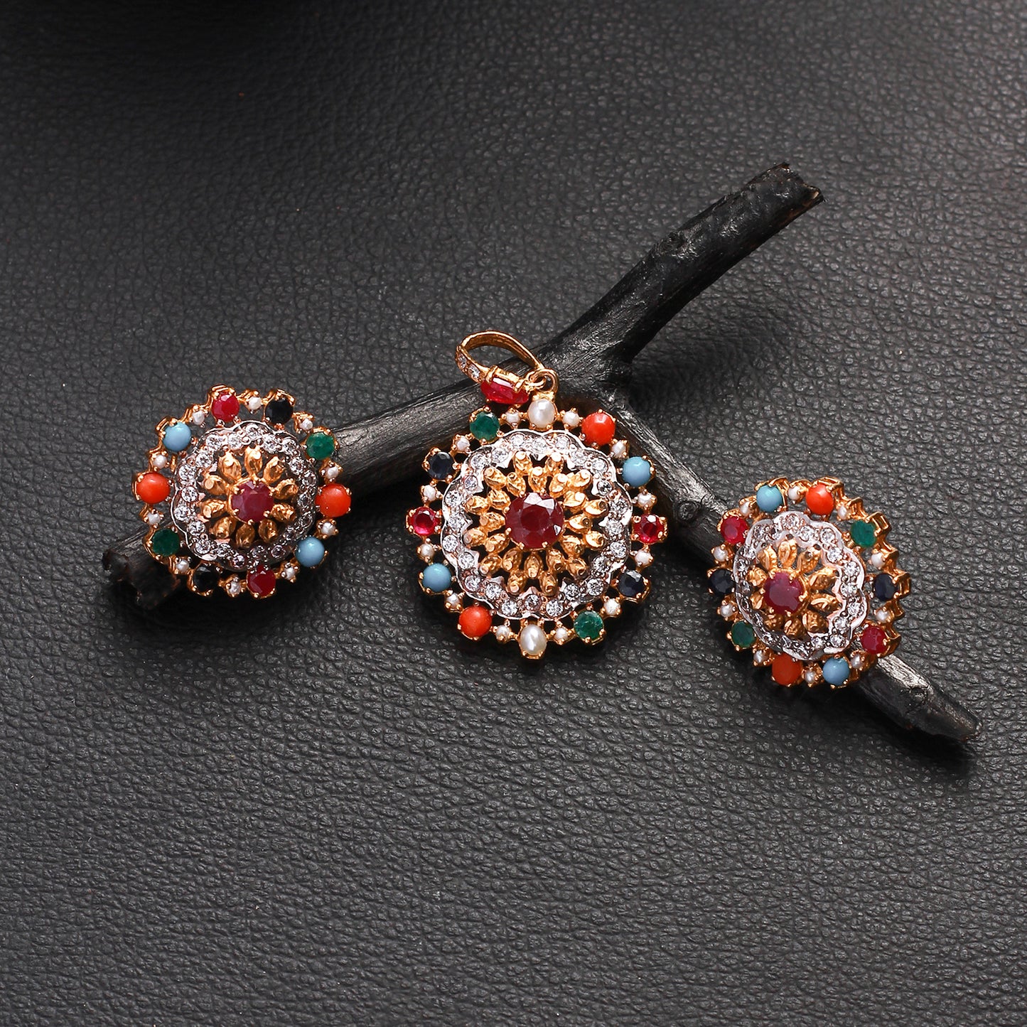 Evanthe Pendant Set