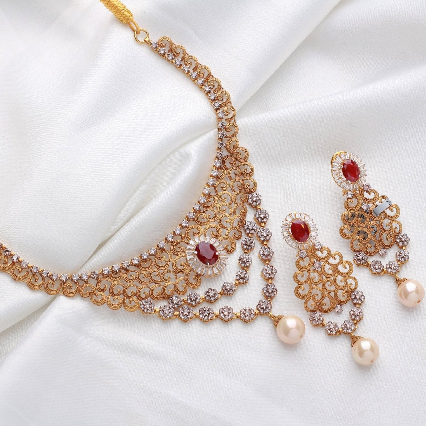 Splendiferous Necklace Set