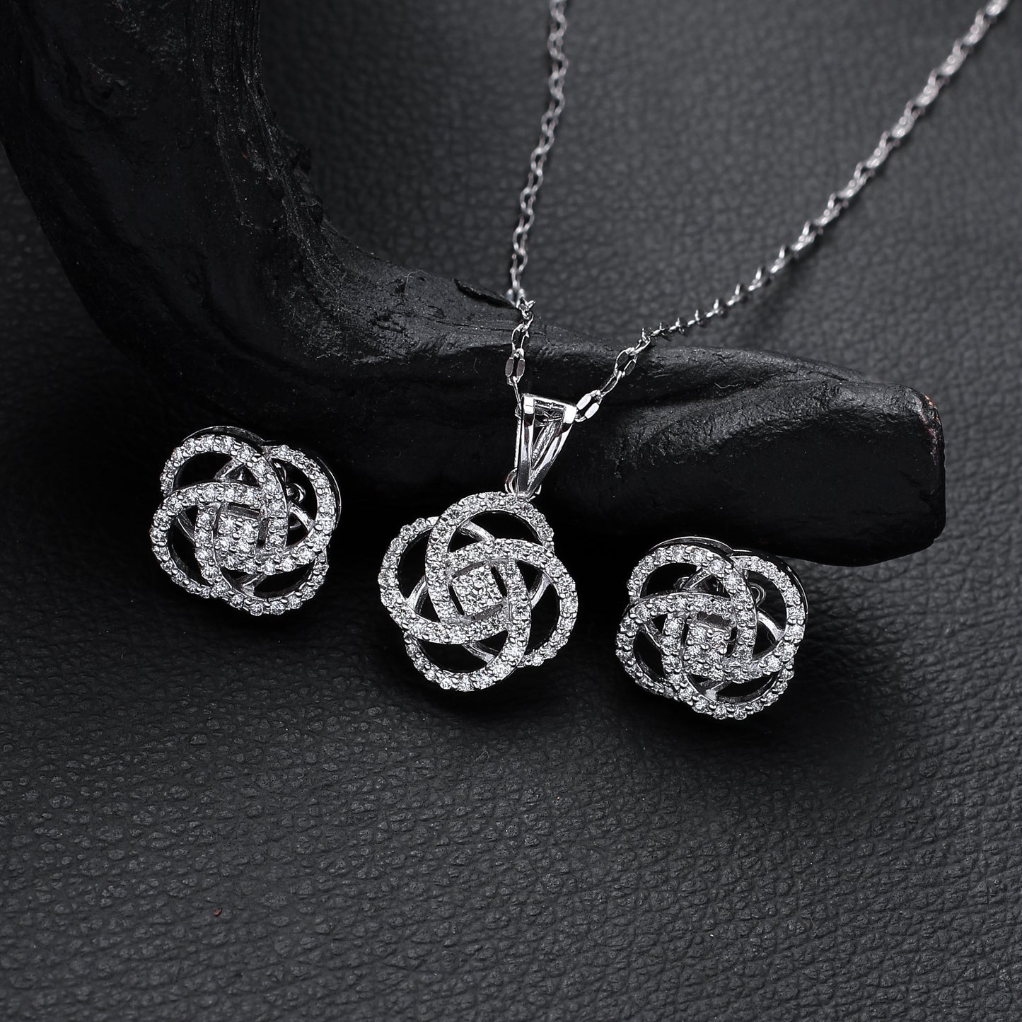 Glint Pendant Set