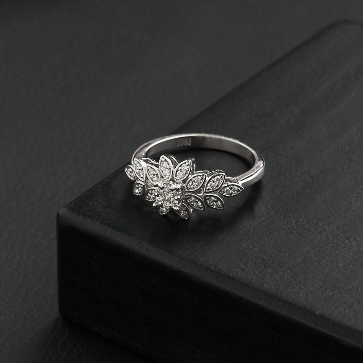 Luminari Ring