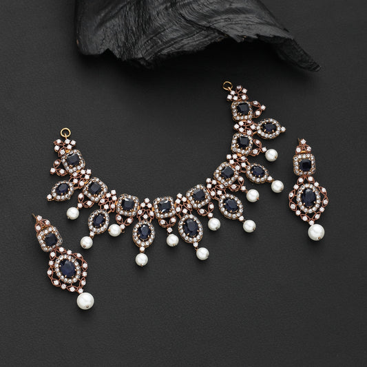 Vividia Necklace Set