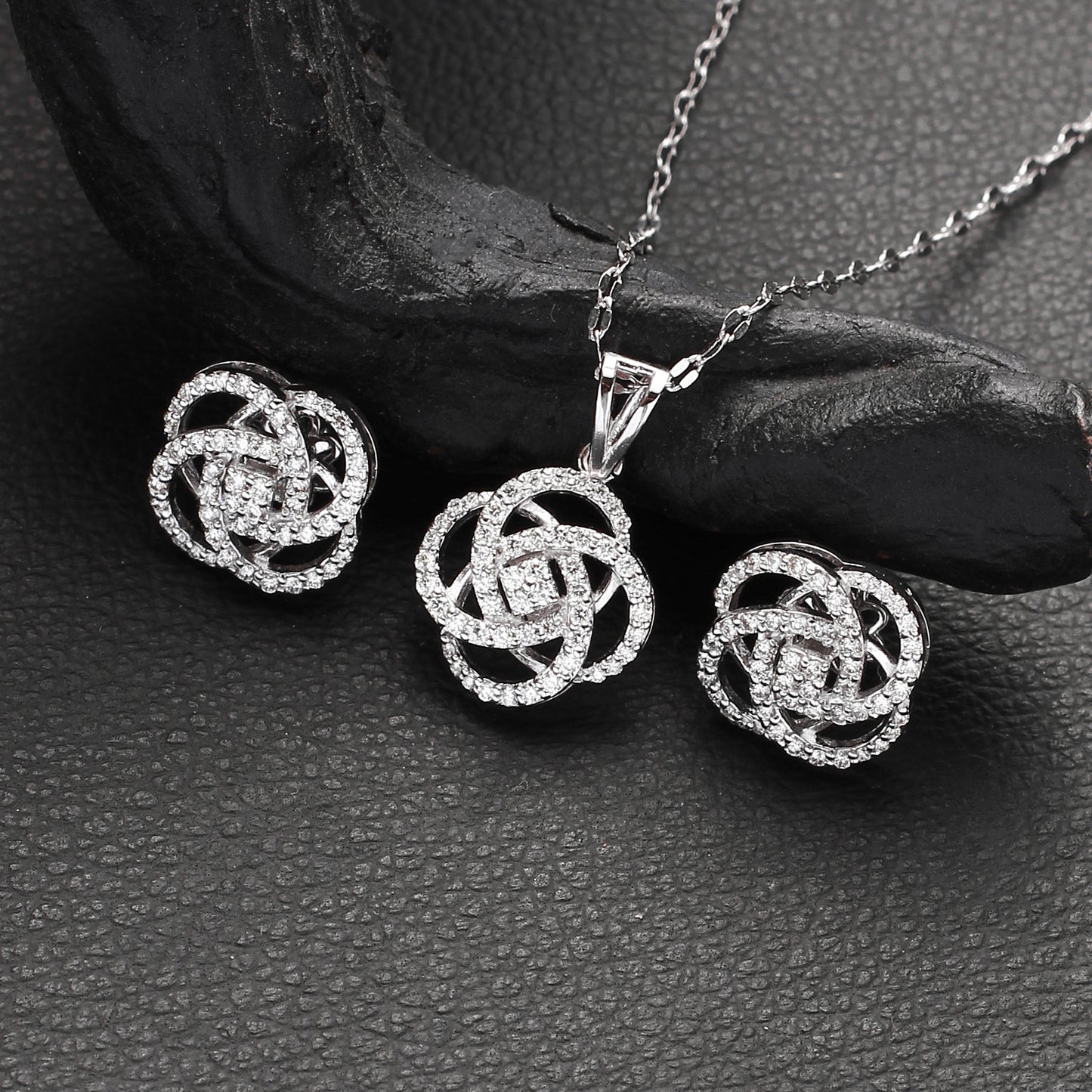 Glint Pendant Set